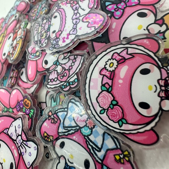 Melody Acrylicz - Picture 1 of 5